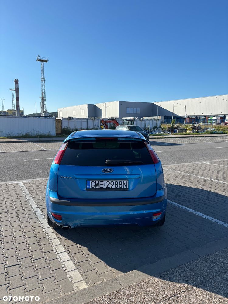 Ford Focus 2.0 16V Titanium - 8