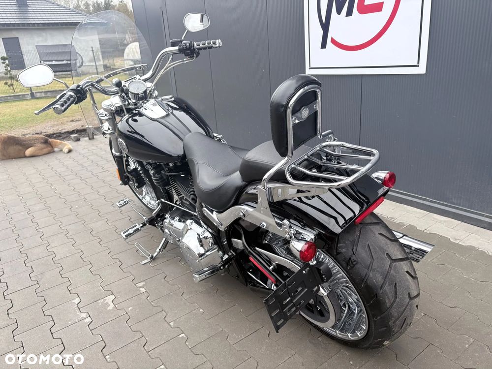 Harley-Davidson Softail Breakout - 10