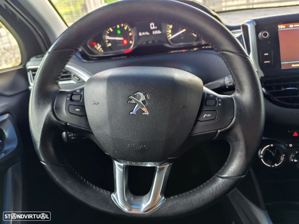 Peugeot 2008 1.6 BlueHDi Style - 32