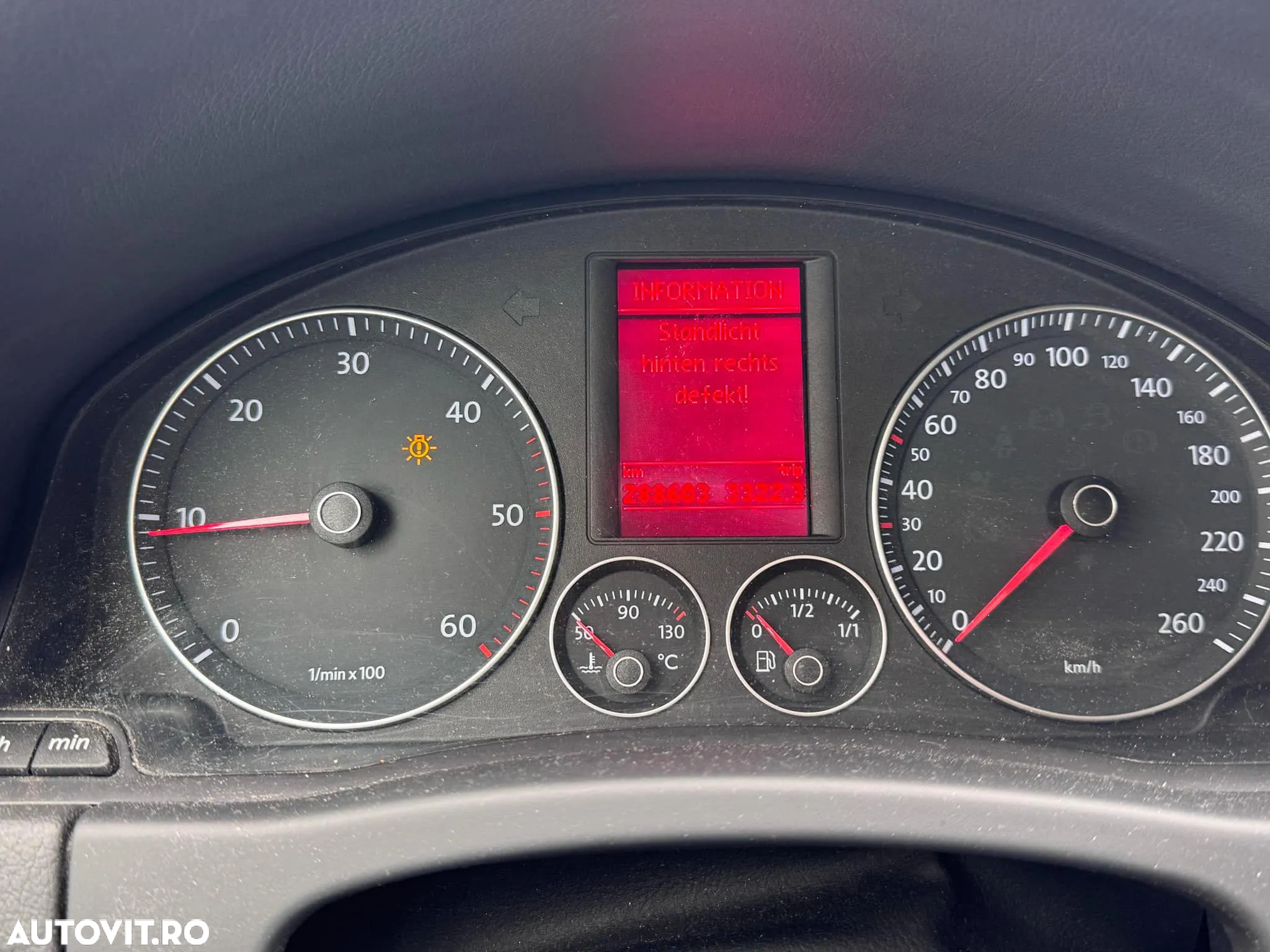 Volkswagen Golf Plus 1.9 TDI DPF Comfortline BlueMotion - 11