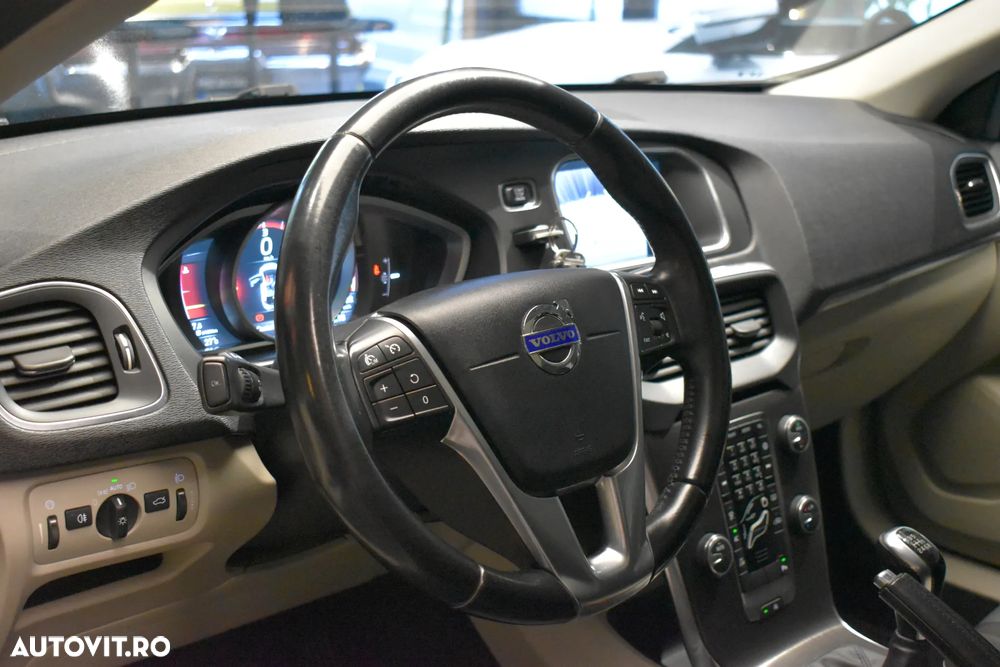 Volvo V40 D4 VEA Summum - 11