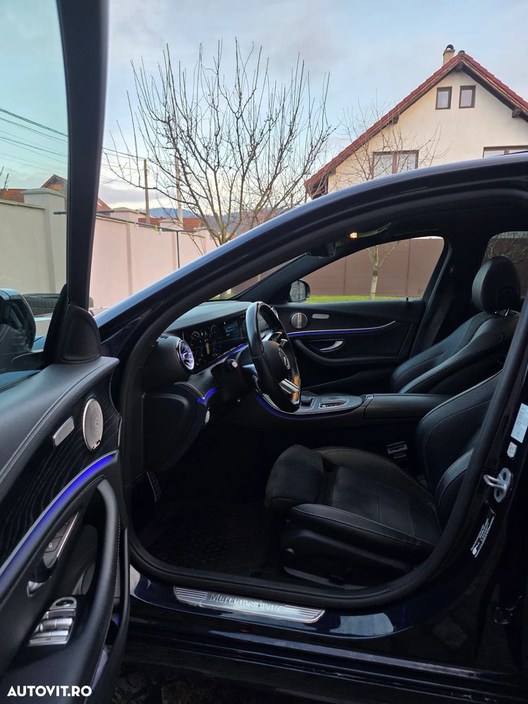 Mercedes-Benz E 220 d 4MATIC Aut. - 34
