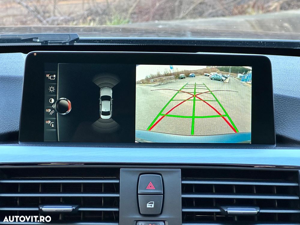 BMW Seria 3 318d Aut. M Sport - 32