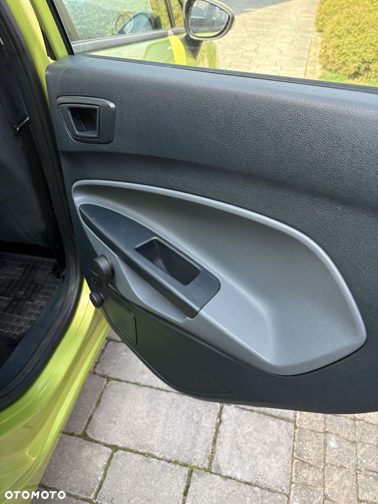 Ford Fiesta 1.25 Ambiente EU5 - 13
