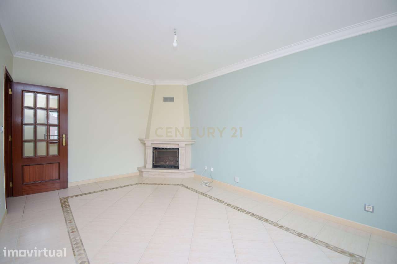 Apartamento T2 | Parqueamento e Arrecadação | Casal da Carochia, Ramad - Grande imagem: 2/23