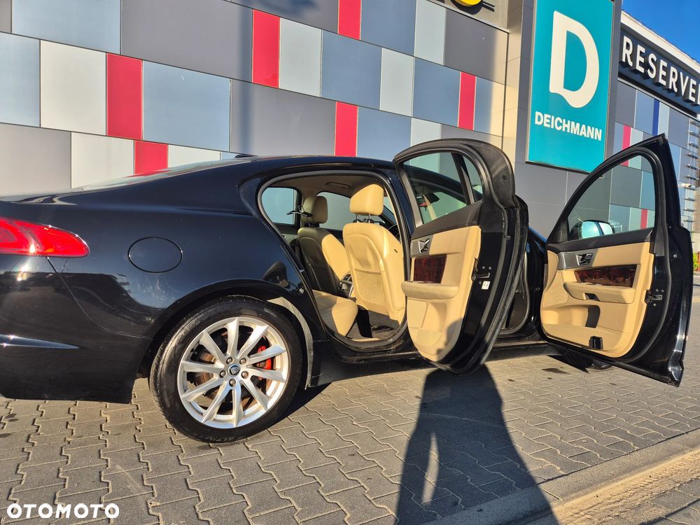 Jaguar XF 2.2 D - 18