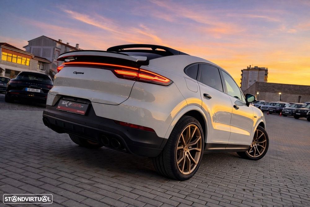 Porsche Cayenne Coupé E-Hybrid - 6