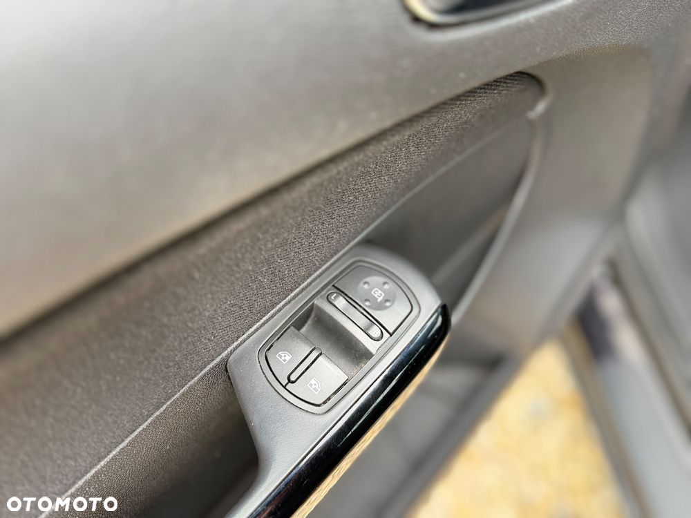Opel Corsa 1.4 16V EcoFLEX Start-Stop 150 Jahre - 17