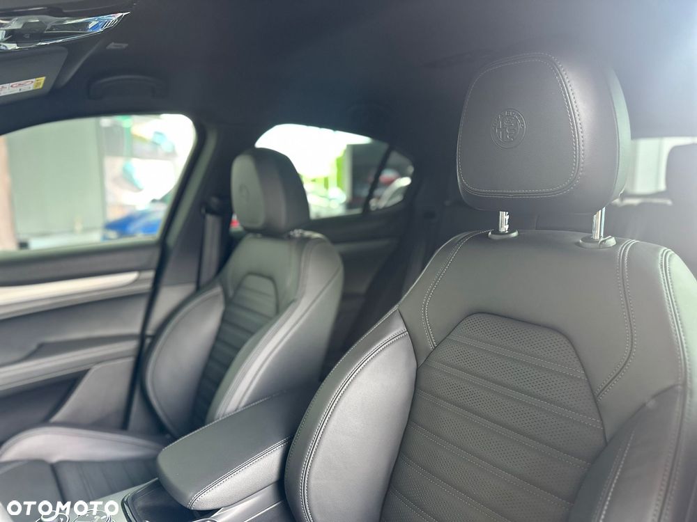 Alfa Romeo Stelvio 2.0 Turbo Veloce Q4 - 13