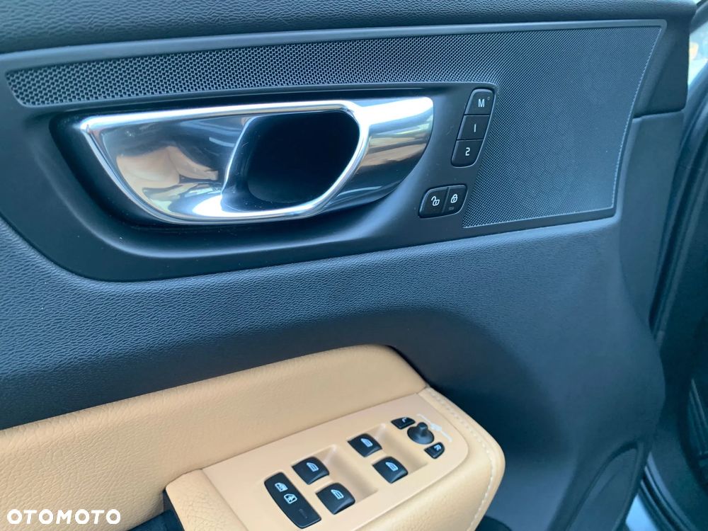 Volvo XC 60 T5 Inscription - 11