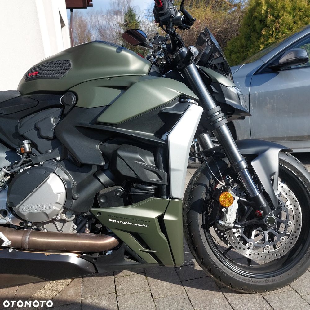 Ducati Streetfighter V2 - 5