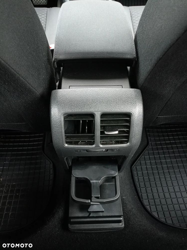 Volkswagen Golf VI 1.6 TDI BlueMot Comfortline DSG - 30