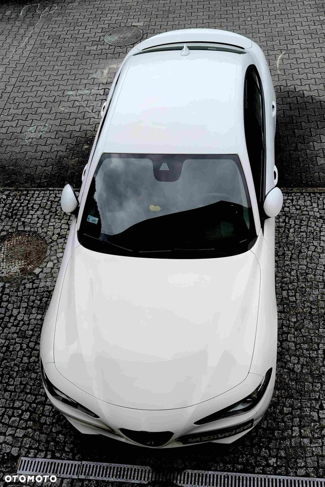 Alfa Romeo Giulia - 8