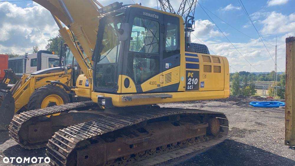 Komatsu PC210 LCi-10 - 17