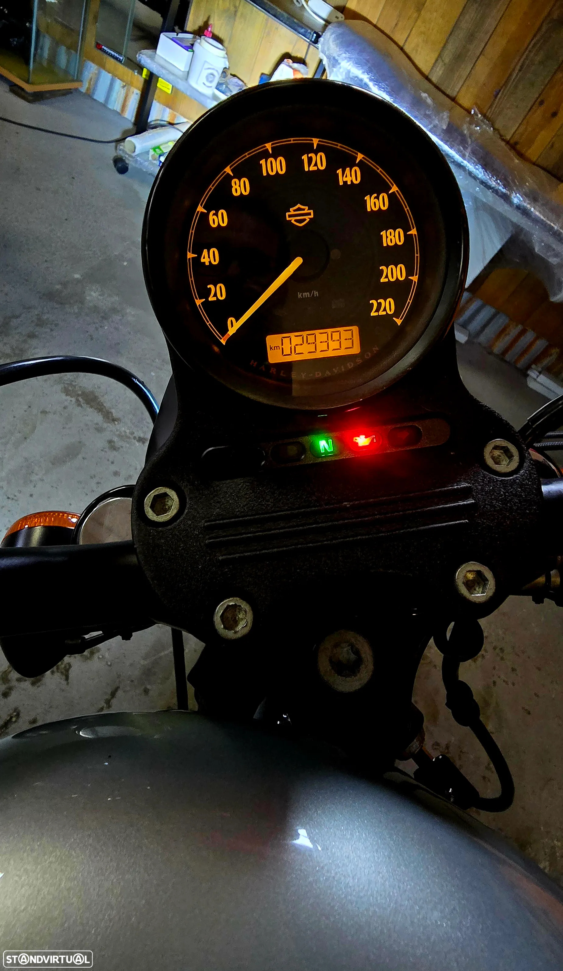 Harley-Davidson 883 IRON - 6
