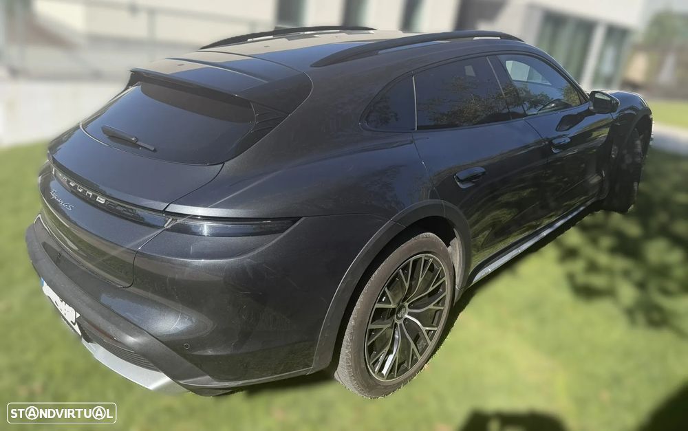 Porsche Taycan Cross Turismo 4S - 10