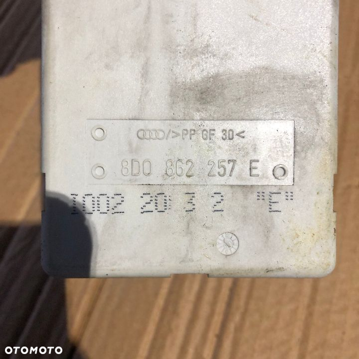POMPKA CENTRALNEGO ZAMKA AUDI A3 A4 A6 8D0862257E - 2