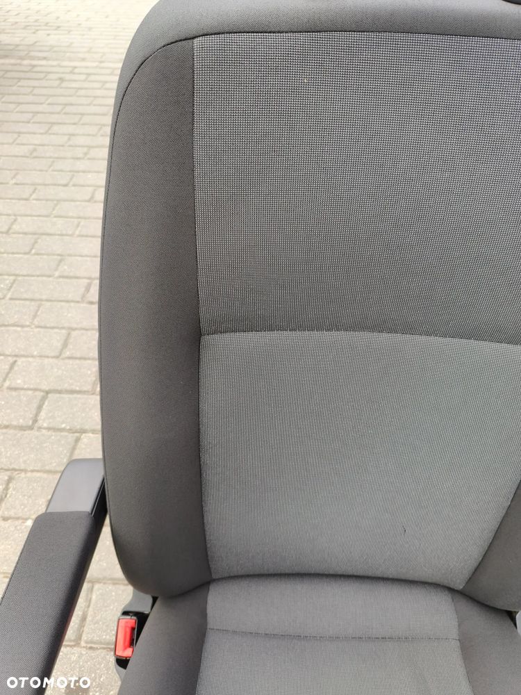 Fotel kierowcy VW T6 Austin podłokietnik - 10