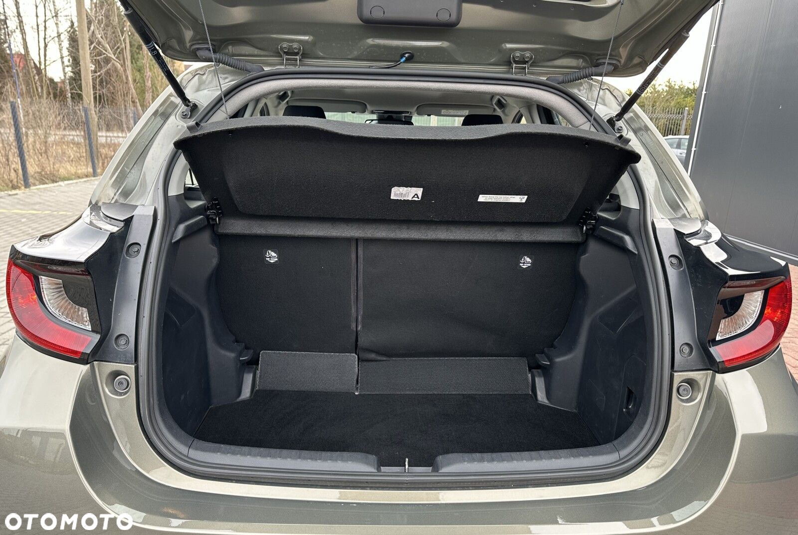 Toyota Yaris - 16