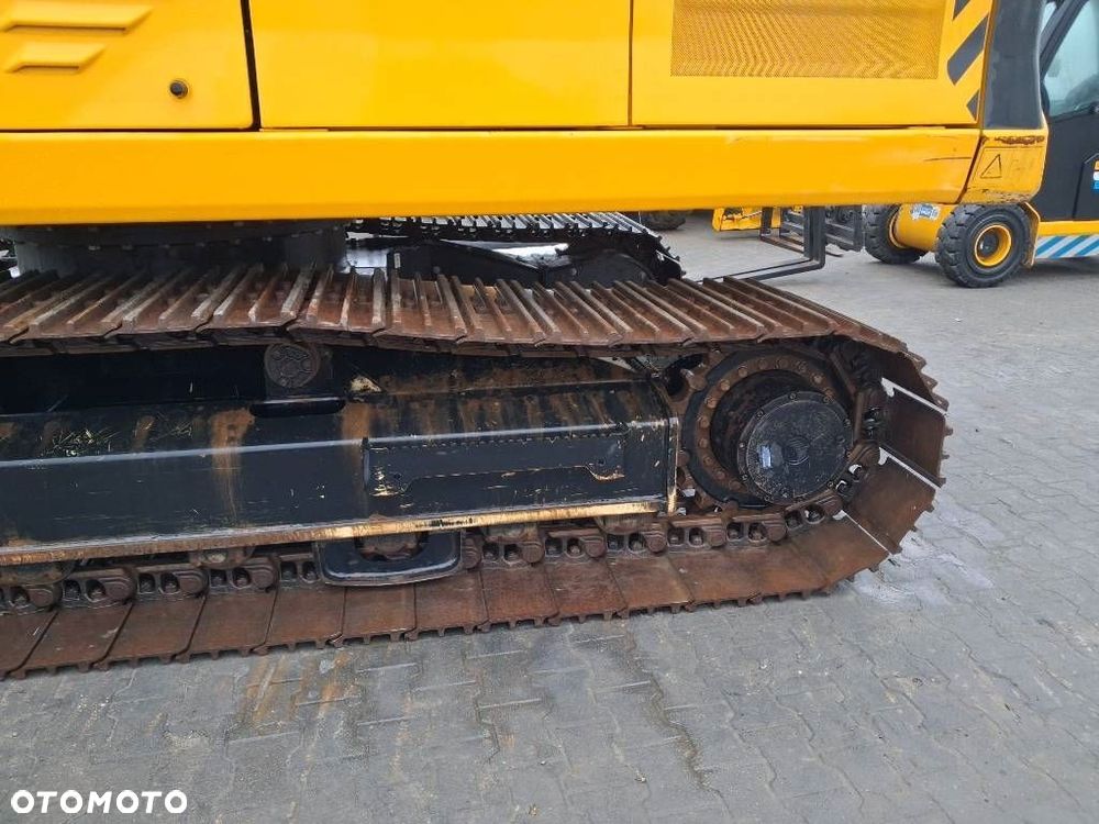 JCB 220X - 10