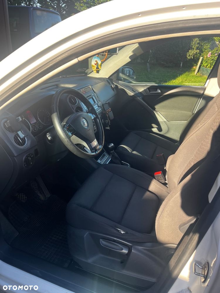 Volkswagen Tiguan - 5