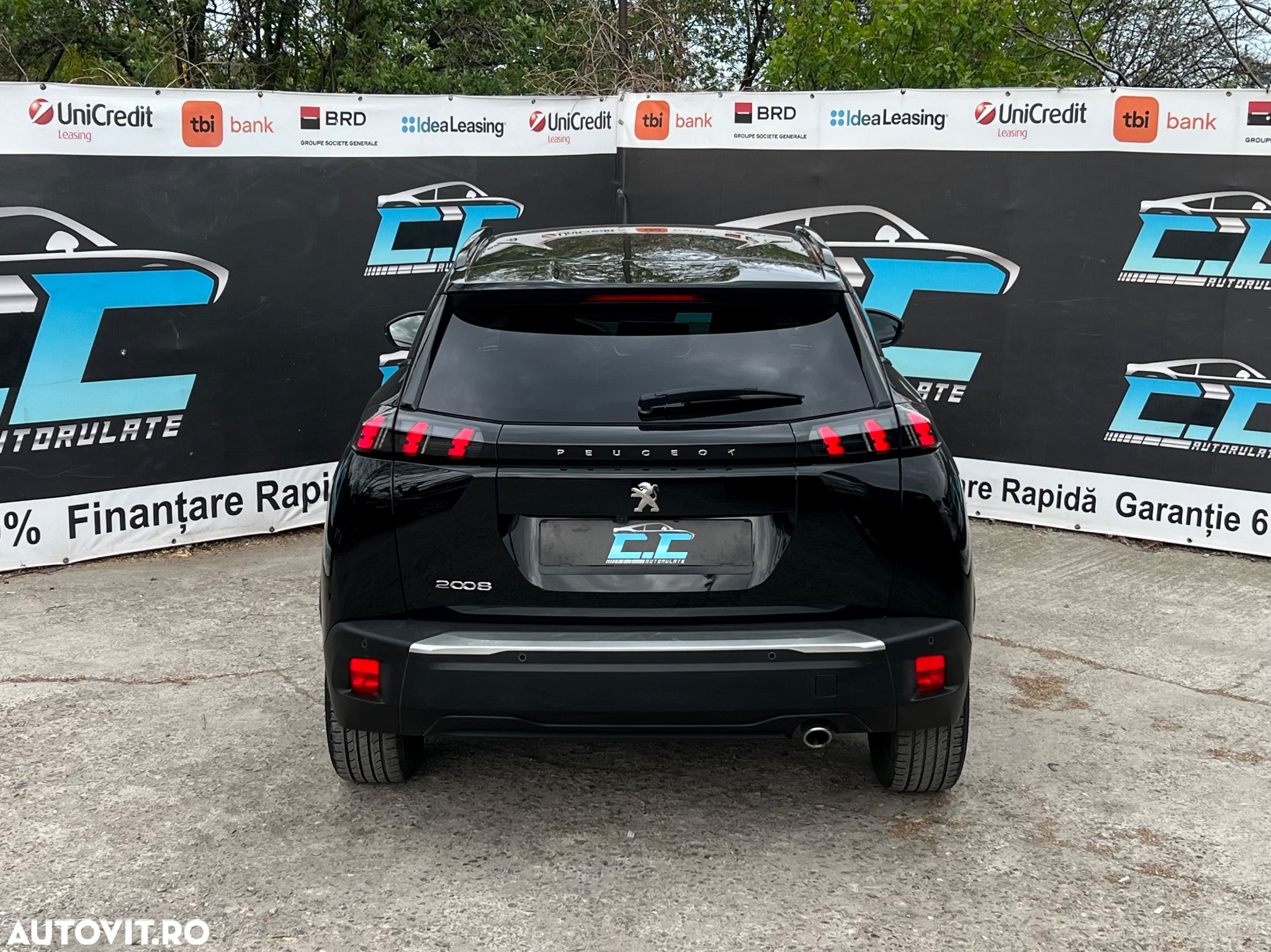 Peugeot 2008 1.5 BlueHDI BVM6 STT Allure - 32