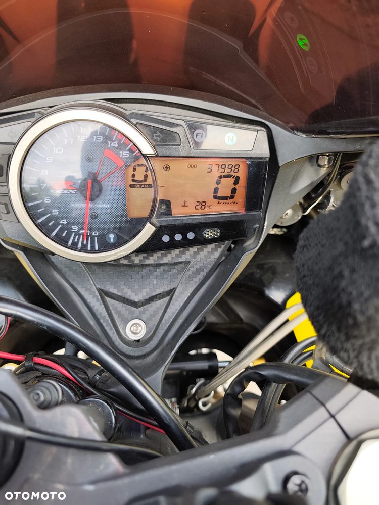 Suzuki GSX-R - 6