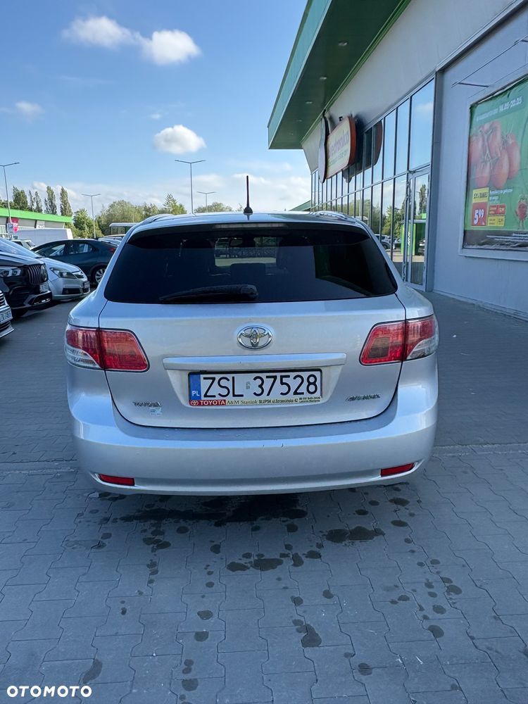 Toyota Avensis 2.2 D-CAT Premium - 10