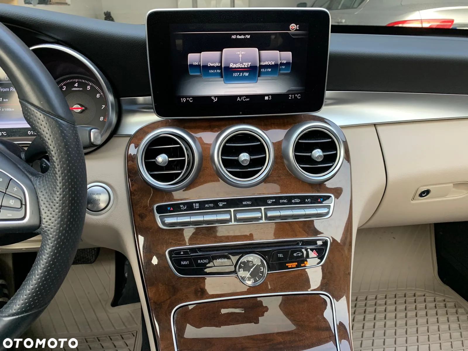 Mercedes-Benz Klasa C 300 7G-TRONIC - 22
