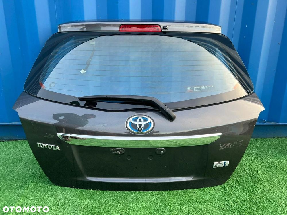 TOYOTA YARIS III 2011 2017 KLAPA Tylna bagażnika Pokrywa Tył szara hybrid hybryda kompletna - 1