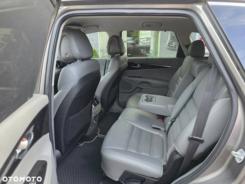 Kia Sorento - 30