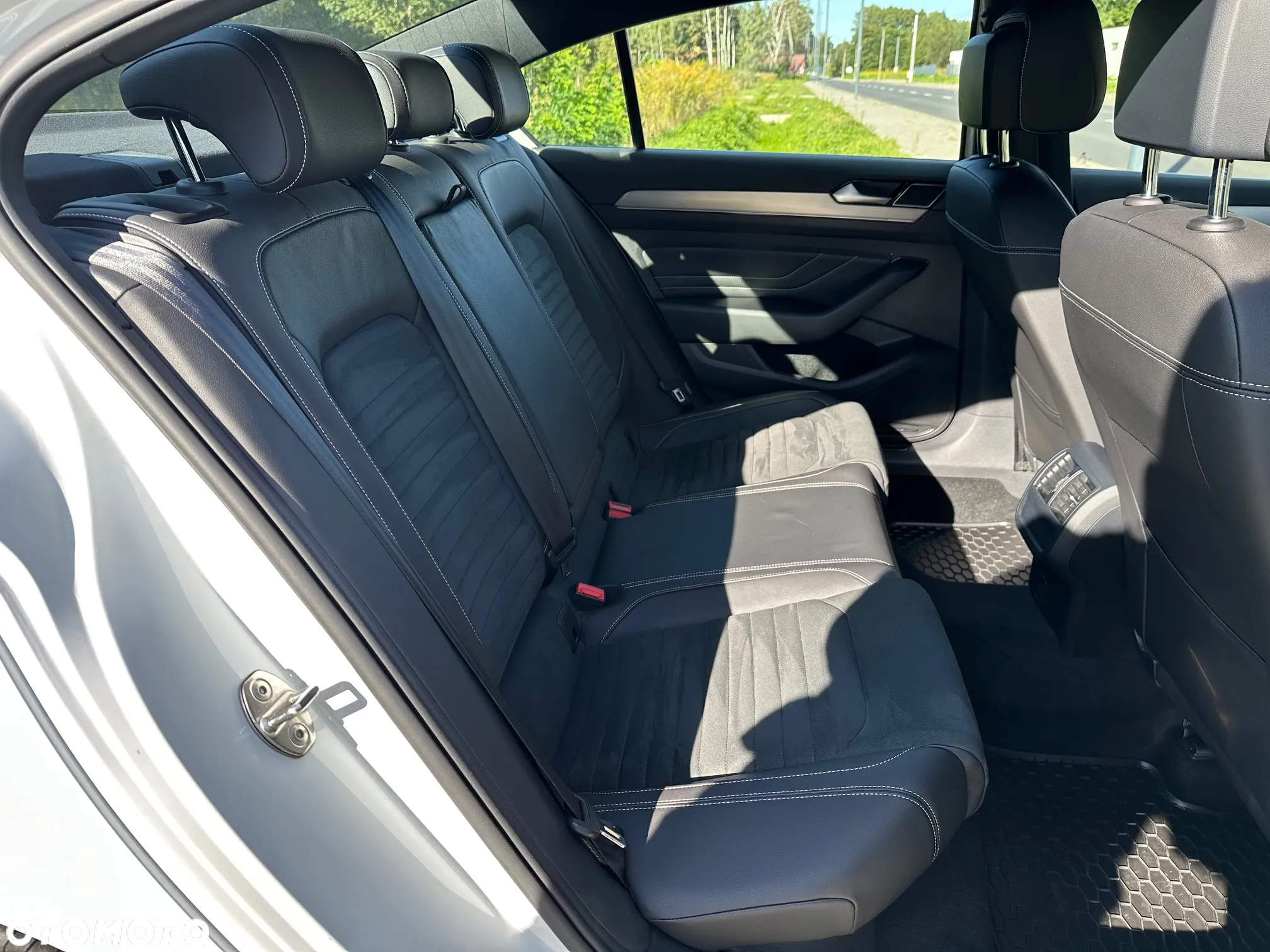 Volkswagen Passat 2.0 TSI Elegance DSG - 12