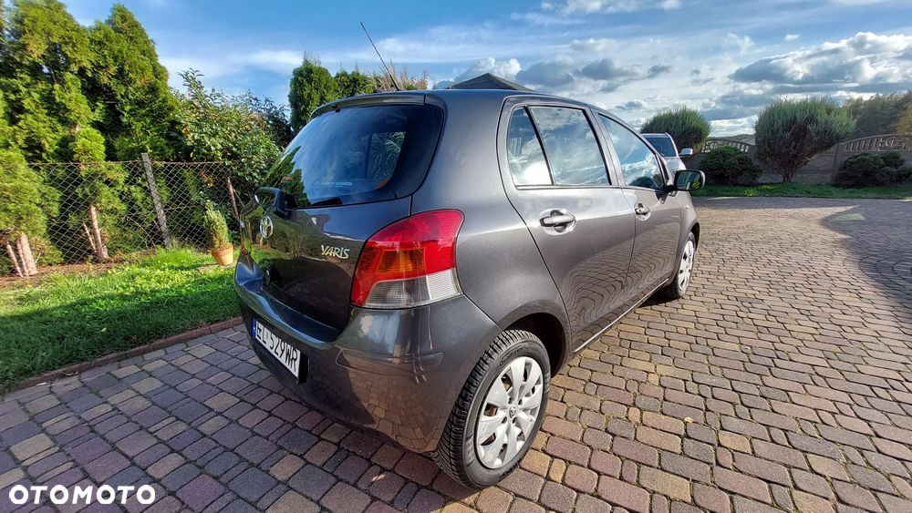 Toyota Yaris 1.33 VVT-i Sol - 4