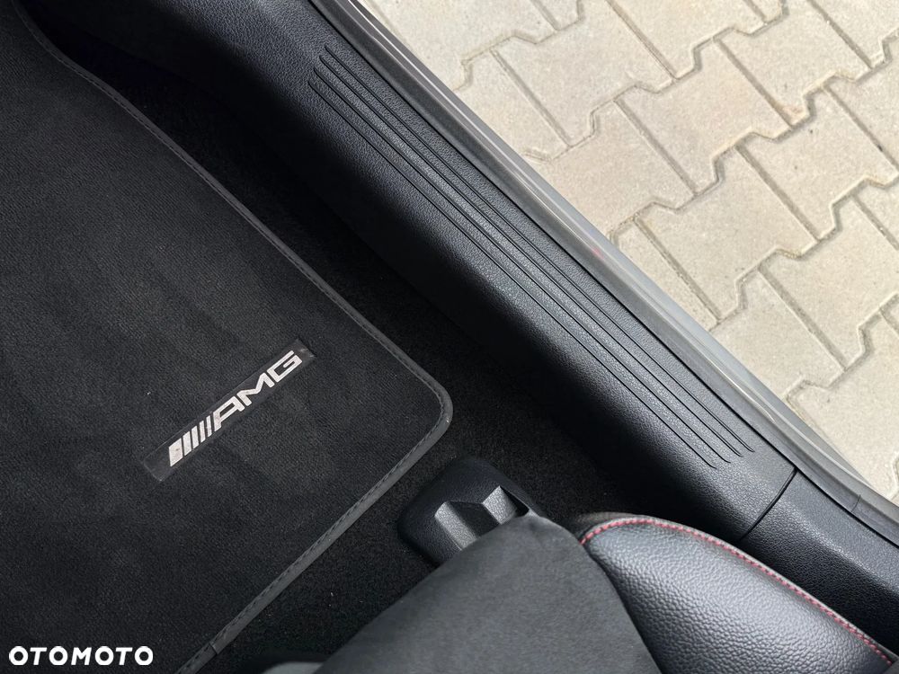 Mercedes-Benz CLA 180 7G-DCT AMG Line - 12