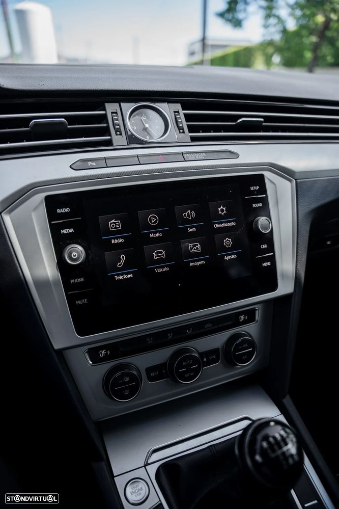 VW Passat 2.0 TDI Highline - 27