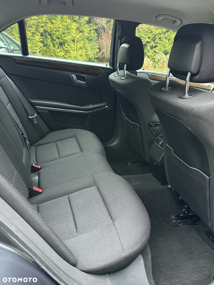 Mercedes-Benz Klasa E 200 CGI BlueEffICIENCY - 11