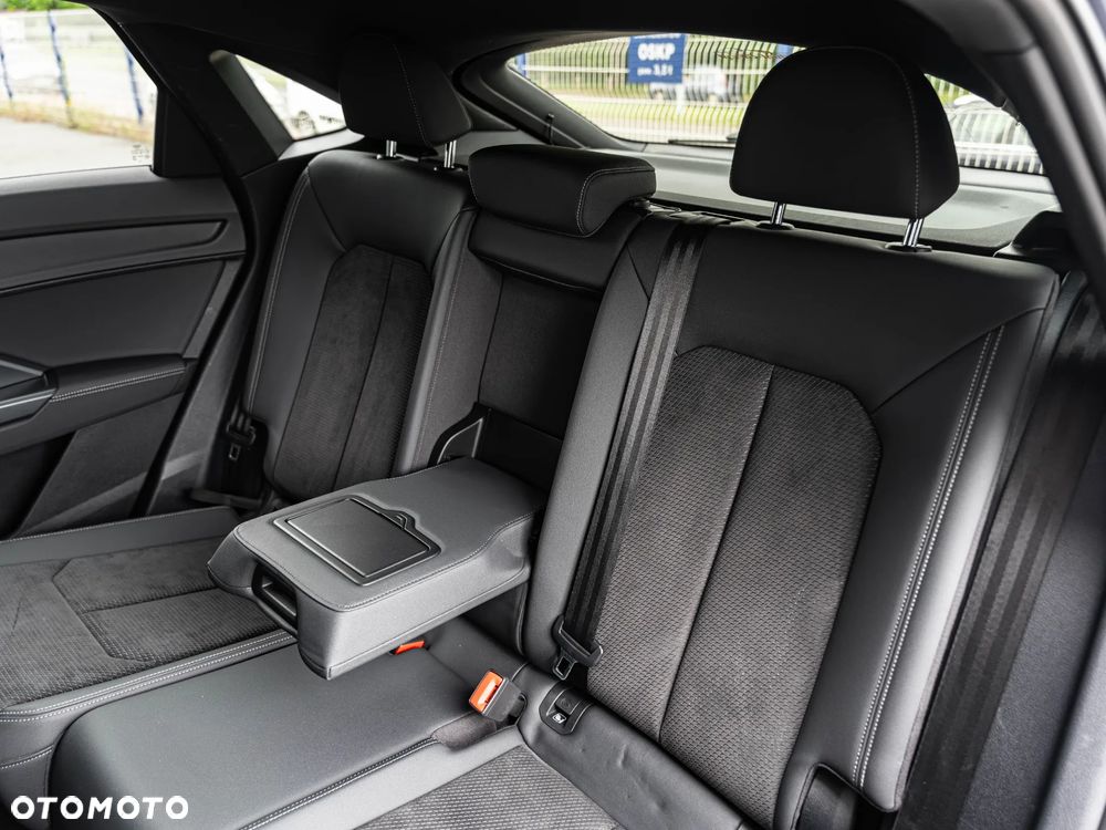Audi Q3 Sportback 40 TDI quattro S tronic S line - 28