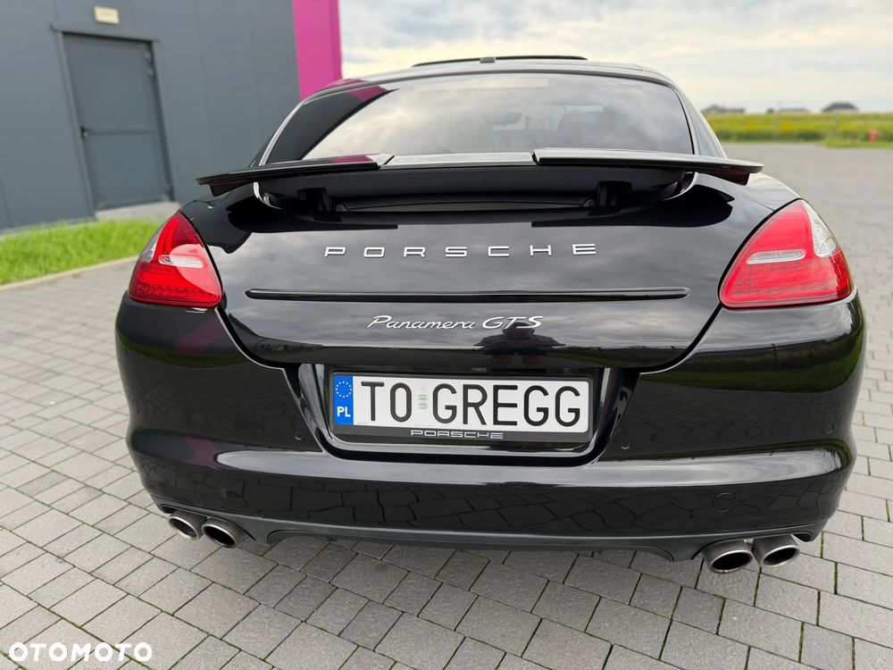 Porsche Panamera - 4
