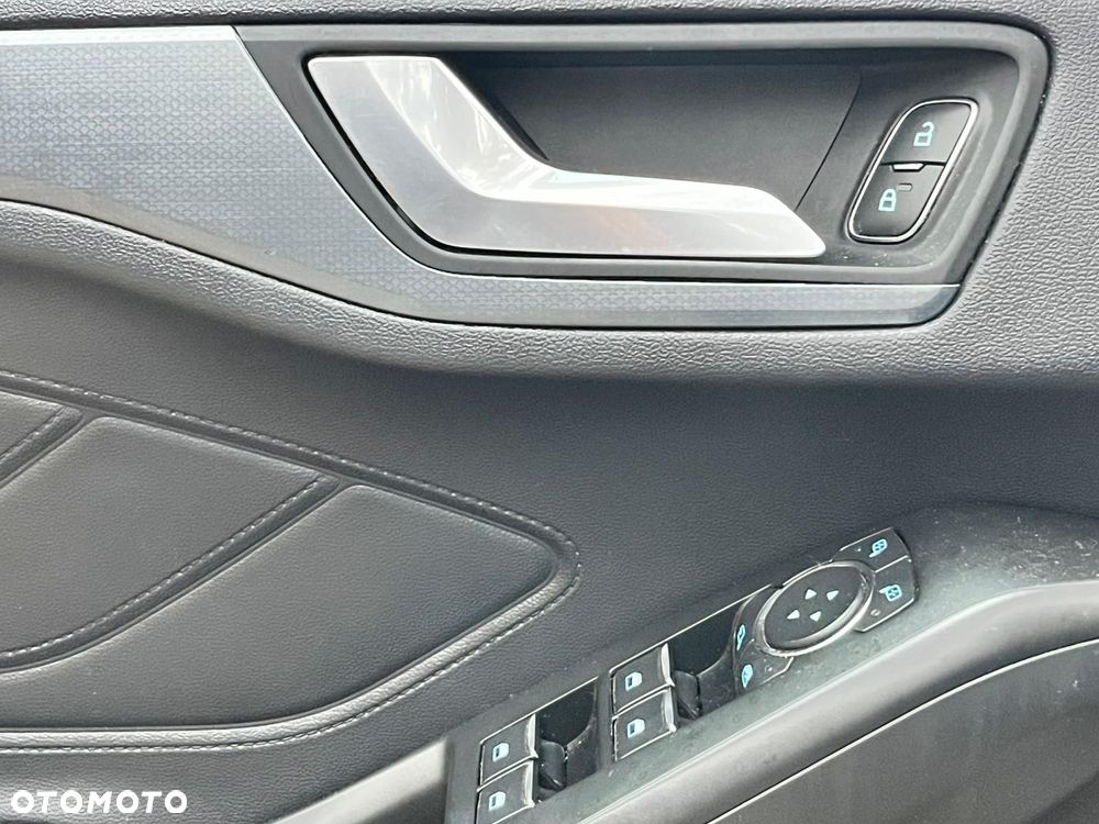 Ford Focus SW 1.5 EcoBoost S&S ACTIVE - 16
