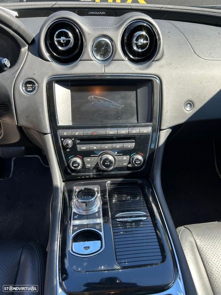Jaguar XJ 3.0 D V6 Luxury - 15