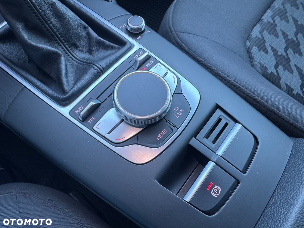 Audi A3 Sportback 1.6 TDI - 27