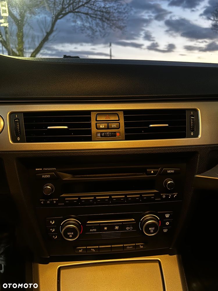 BMW Seria 3 318i - 17