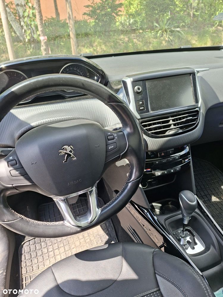 Peugeot 2008 1.2 Pure Tech Allure S&S EAT6 - 5