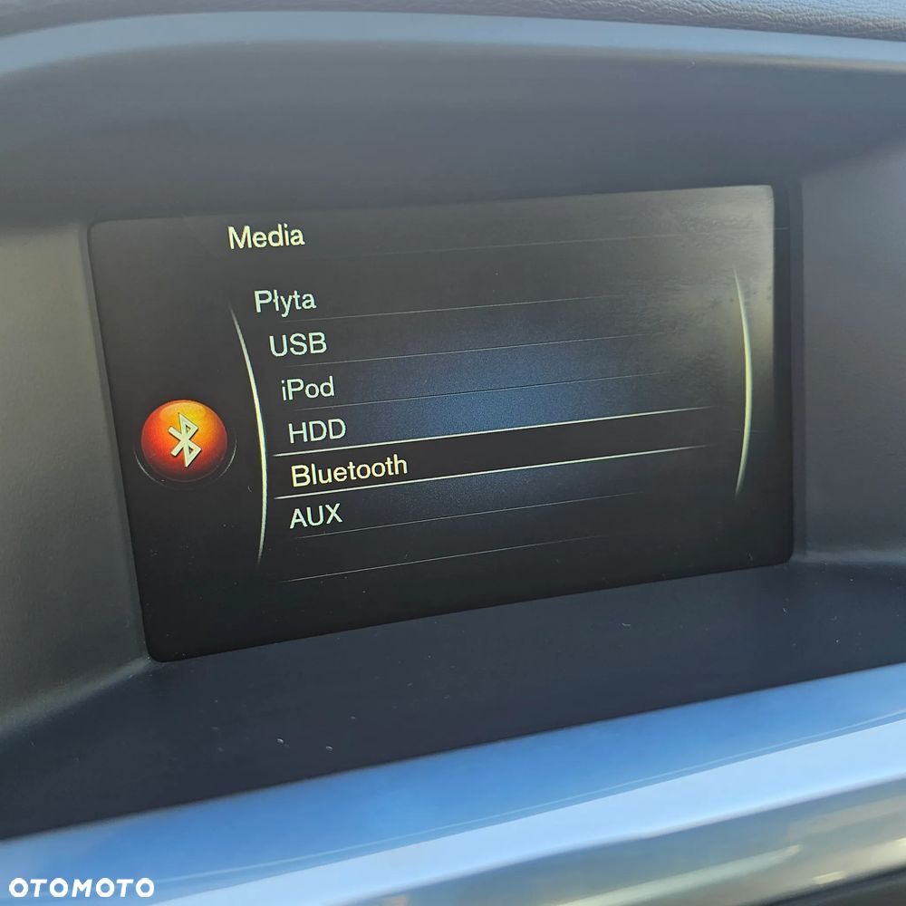 Volvo V60 D6 AWD Plug-in Hybrid R-Design Momentum - 39