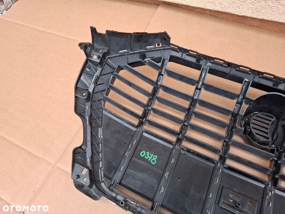 grill atrapa audi q3 ii 83a oryginał ładny stan - 9