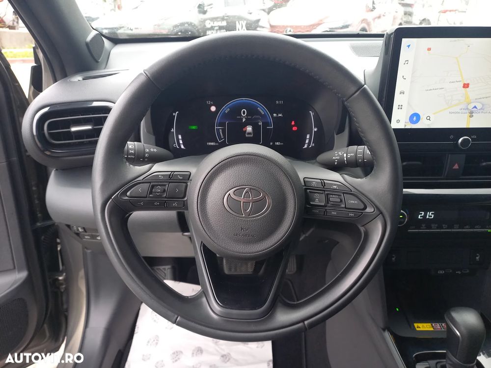 Toyota Yaris 1.5 VVT-i HSD Dynamic Bi-tone - 18