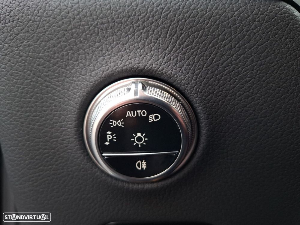 Mercedes-Benz GLC 300 e Coupe 4Matic - 21