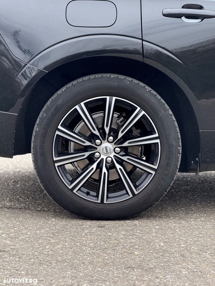 Volvo XC 60 D4 Momentum Pro - 16