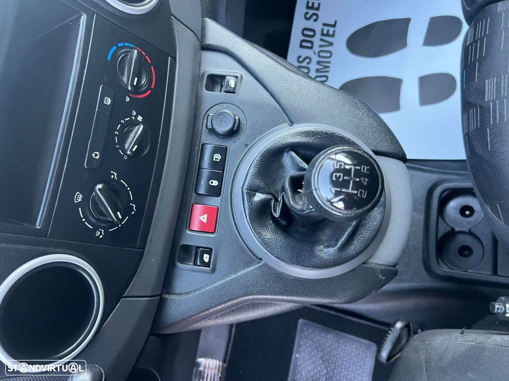 Citroën Berlingo 1.6 HDi 800 3L Longo - 24