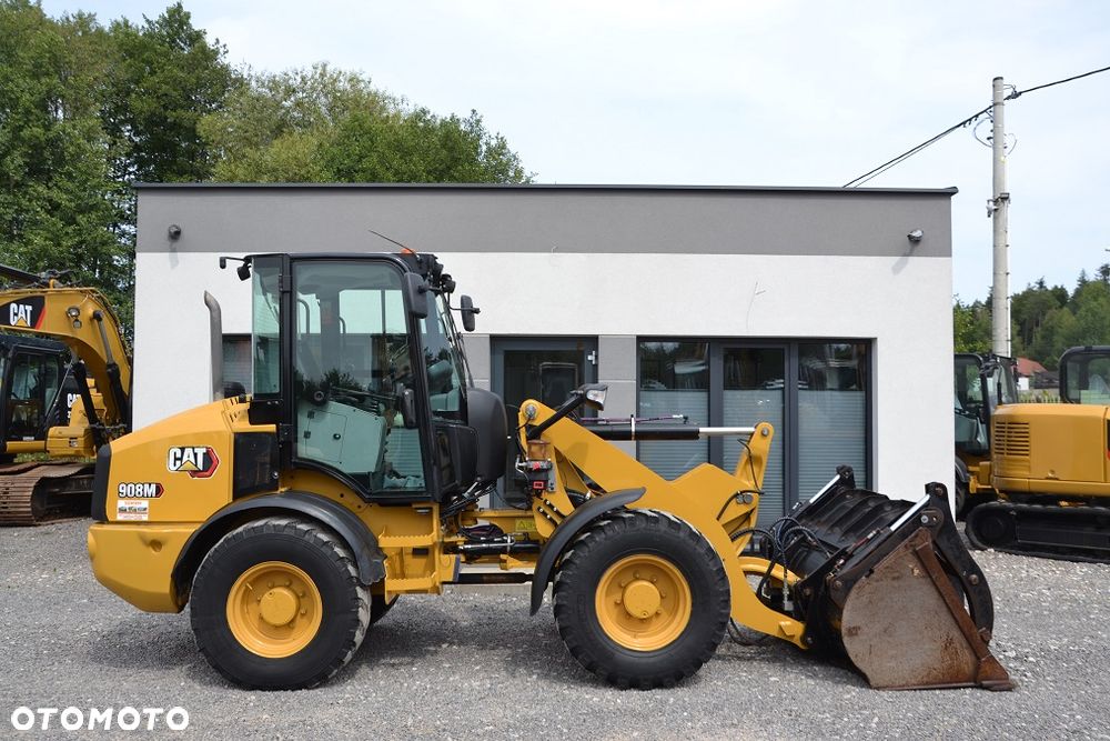 Caterpillar 908 M - 12